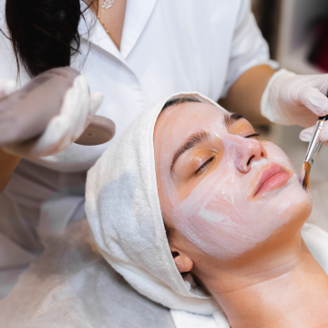 Gesichtsbehandlung Kosmetik - Mine Le Berlin Lichtenberg